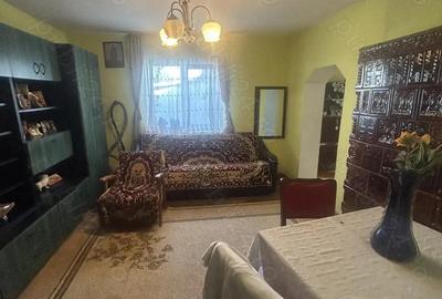 Casă cu 4 camere în Central - 2