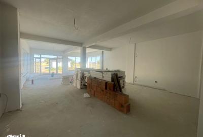 Spațiu comercial, de 125 mp, în Central - 4