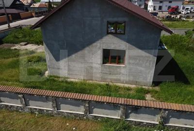 Casă cu 5 camere cu Teren 1204 Mp în Central