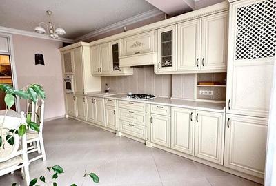 Apartament cu 3 camere decomandat în Vitan