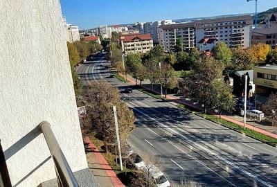 Apartament cu 2 camere decomandat în Nicolina - 2