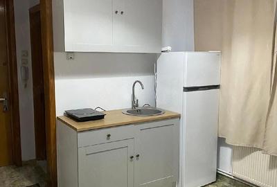 Garsonieră semidecomandată în Universitate - 2