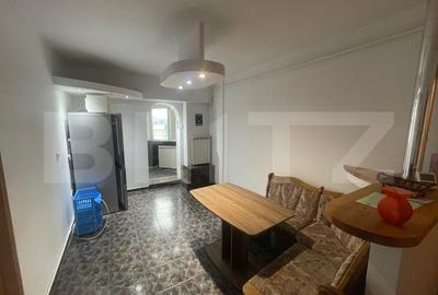 Apartament de vanzare, cu 3 camere, decomandat, 84 mp, zona pasaj Nicolina - 10