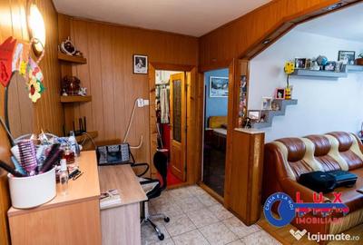 Apartament cu 3 camere decomandat în Babadag