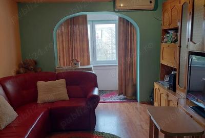 Apartament cu 3 camere decomandat în Tineretului - 1