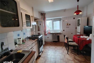 Apartament cu 3 camere decomandat în Grivița - 12