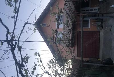 Casa de vanzare la 11 km distan?a de oras - 2
