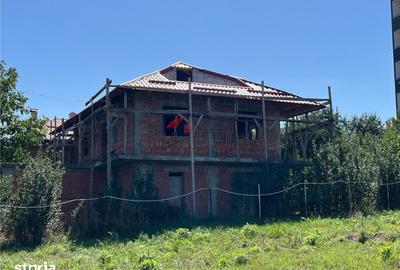 Casă cu 5 camere cu Teren 508 Mp în Bârnova - 2