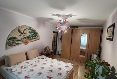 Apartament cu 3 camere decomandat în Rahova - 1