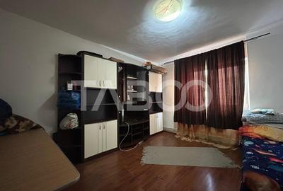 Garsoniera cu balcon si pivnita de 12 mp etaj 1 Zona Strand de vanzare - 4