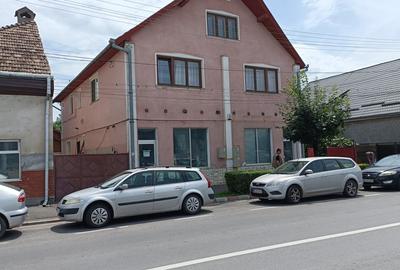 Casa de vanzare - complex imobiliar - 1