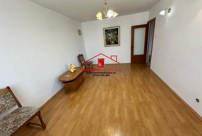 Apartament cu 3 camere decomandat în C5 - 8