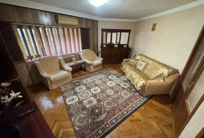 Apartament 3 camere zona Capitol