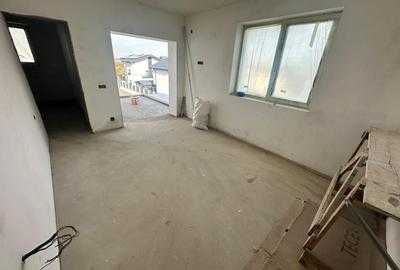Duplex cu 4 camere cu Canalizare în Central - 6