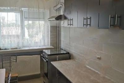 Apartament cu 3 camere semidecomandat, mobilat în Tineretului