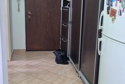 Apartament cu 3 camere semidecomandat, mobilat în Titan - 17