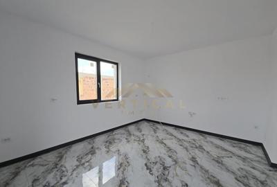 De vanzare / 3 Camere / 2 Bai / Berceni - 1