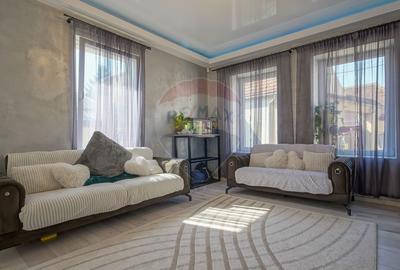 Casa / Vila Saseasca cu 6 camere de vanzare in Vulcan, Brasov - 15