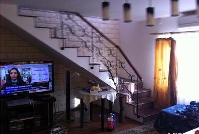 Casă cu 5 camere cu Teren 400 Mp în Teișani - 7