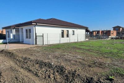 Casă cu 2 camere în Săcălaz