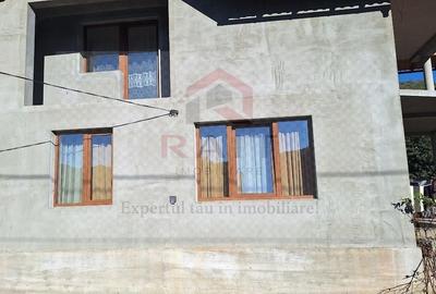 Casă individuală cu 4 camere cu Canalizare în Corbeni - 5