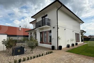 Casă cu 5 camere cu Teren 798 Mp în Central - 4