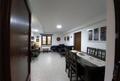 Apartament cu 3 camere decomandat în Central - 1