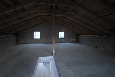 Casă cu 3 camere cu Teren 390 Mp în Păulești - 1