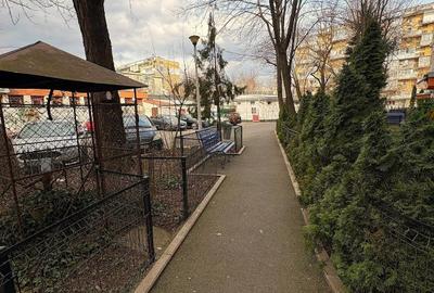 Apartament cu 3 camere semidecomandat, mobilat în Berceni - 1