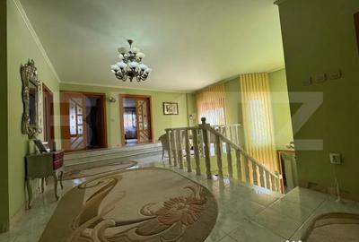 Casă cu 10 camere cu Teren 908 Mp în Central - 14