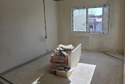 Apartament cu 3 camere decomandat în Exterior Vest - 1