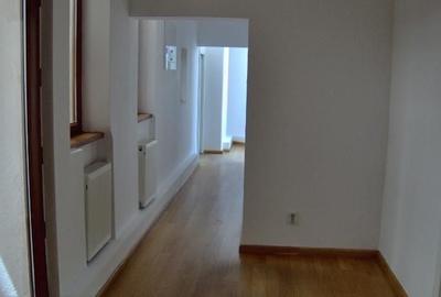 De Inchiriat Apartament 6 camere, C. Victoriei - Sala Palatului sect 1 - 14