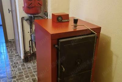 Apartament cu 3 camere decomandat în Brezoi - 2