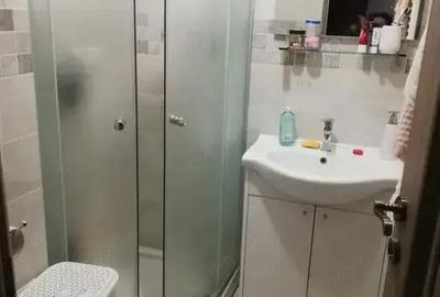 Garsonieră decomandată în Lipovei