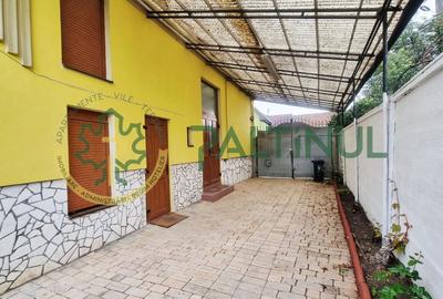 Casă individuală cu 4 camere cu Canalizare în Gușterița