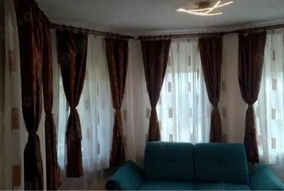 Casă cu 4 camere cu Teren 400 Mp în Central - 2