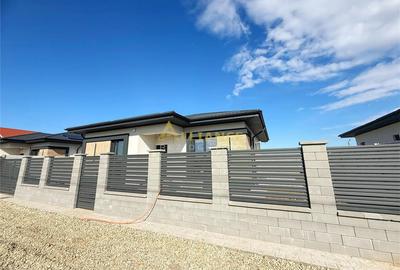 Casa Individuala / 4 Camere / 2 Bai / Teren 370 mp - 2