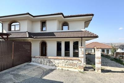 Casa individuala, 150 mp, 4 camere, 4 bai, teren 450 mp, Dezmir - 20