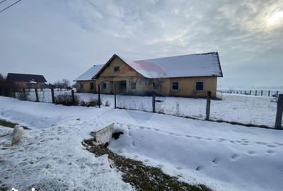 Teren de 3436 mp, în Central - 5