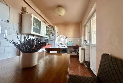 Apartament 3 camere decomandat etaj intermediar Gara
