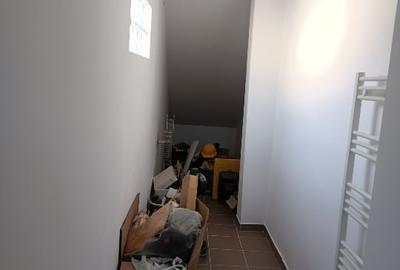 Spațiu comercial, de 150 mp, în Central - 3