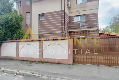 Casă cu 7 camere cu Canalizare în Apărătorii Patriei - 2