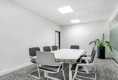 Spa?iu de birou privat pentru 1 persoana in Regus Hermes - 3