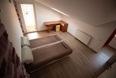 Casă cu 4 camere cu Teren 300 Mp în Sânpetru - 1