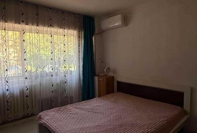 Garsonieră decomandată în Virtuții