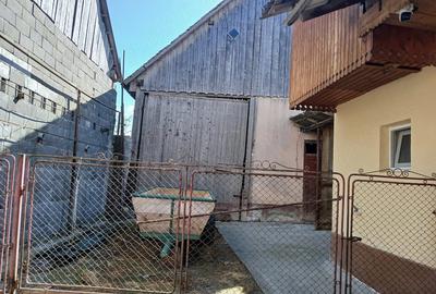 Casă cu 4 camere cu Teren 1408 Mp în Veneția de Jos - 1