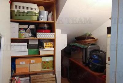 Apartament 2 camere zona Titan, curte proprie 37mp in vila - 1