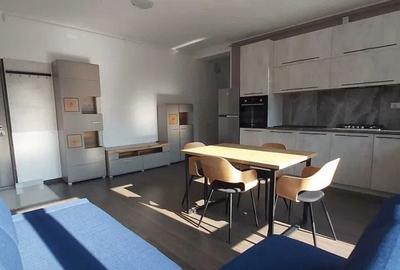 Apartament cu 3 camere decomandat, mobilat în Cornișa