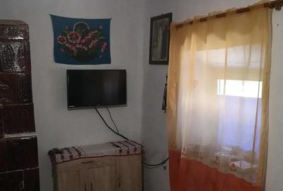 Casă cu 5 camere cu Teren 2200 Mp în Seaca
