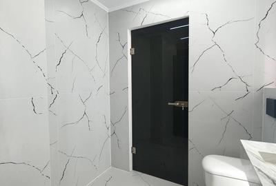 Apartament cu 3 camere semidecomandat în Florești